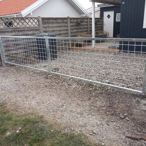smedejernslåge til indkørsel