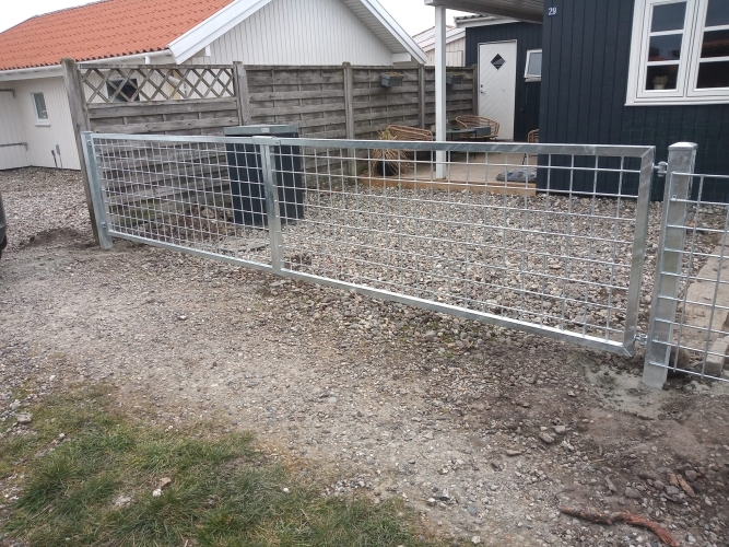 smedejernslåge til indkørsel